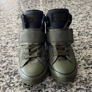Never worn - high top converse